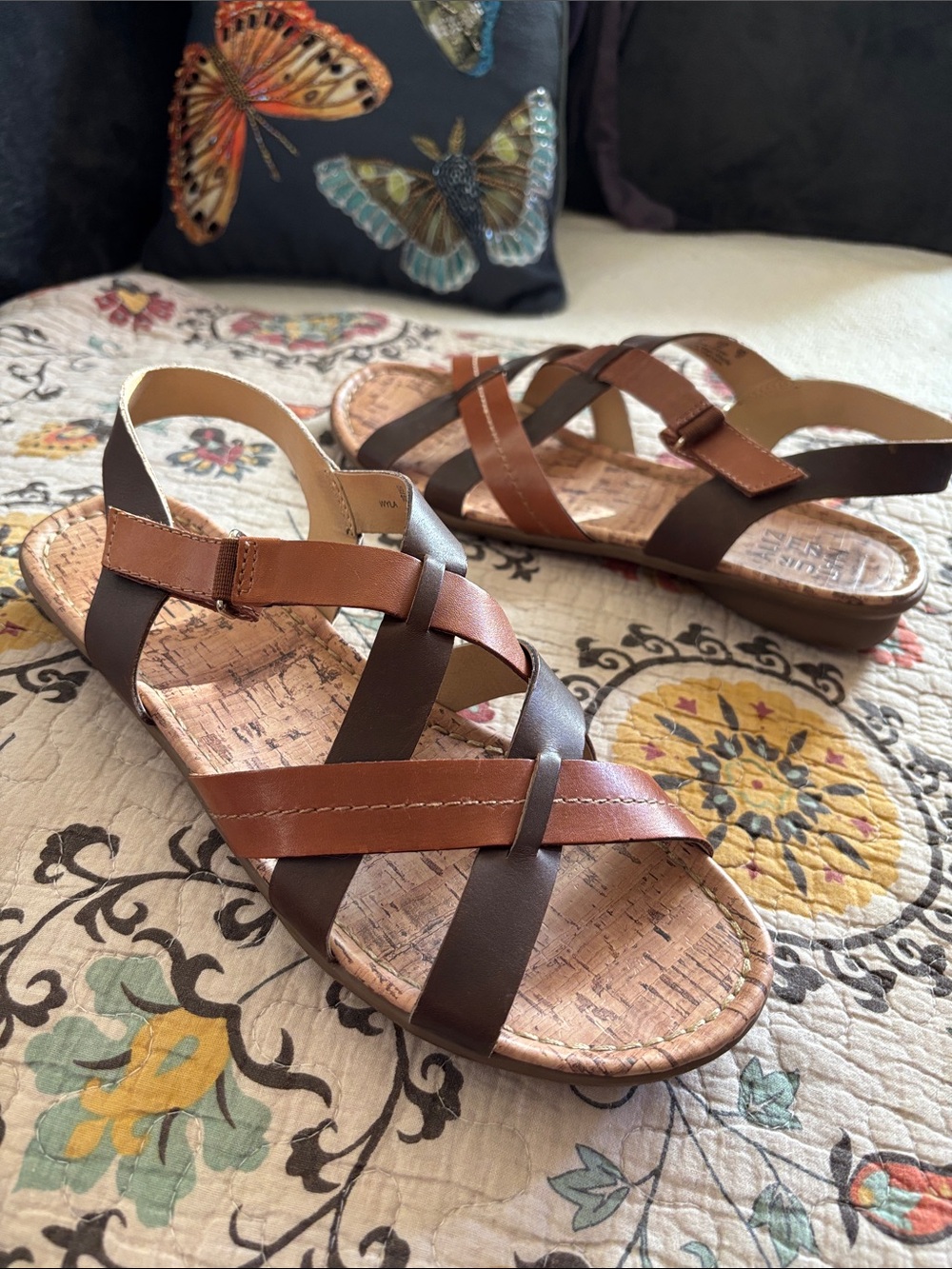 Naturalizer Wyla Leather Flat Strappy Open Toe Sandal Two Tone Brown Size 10M